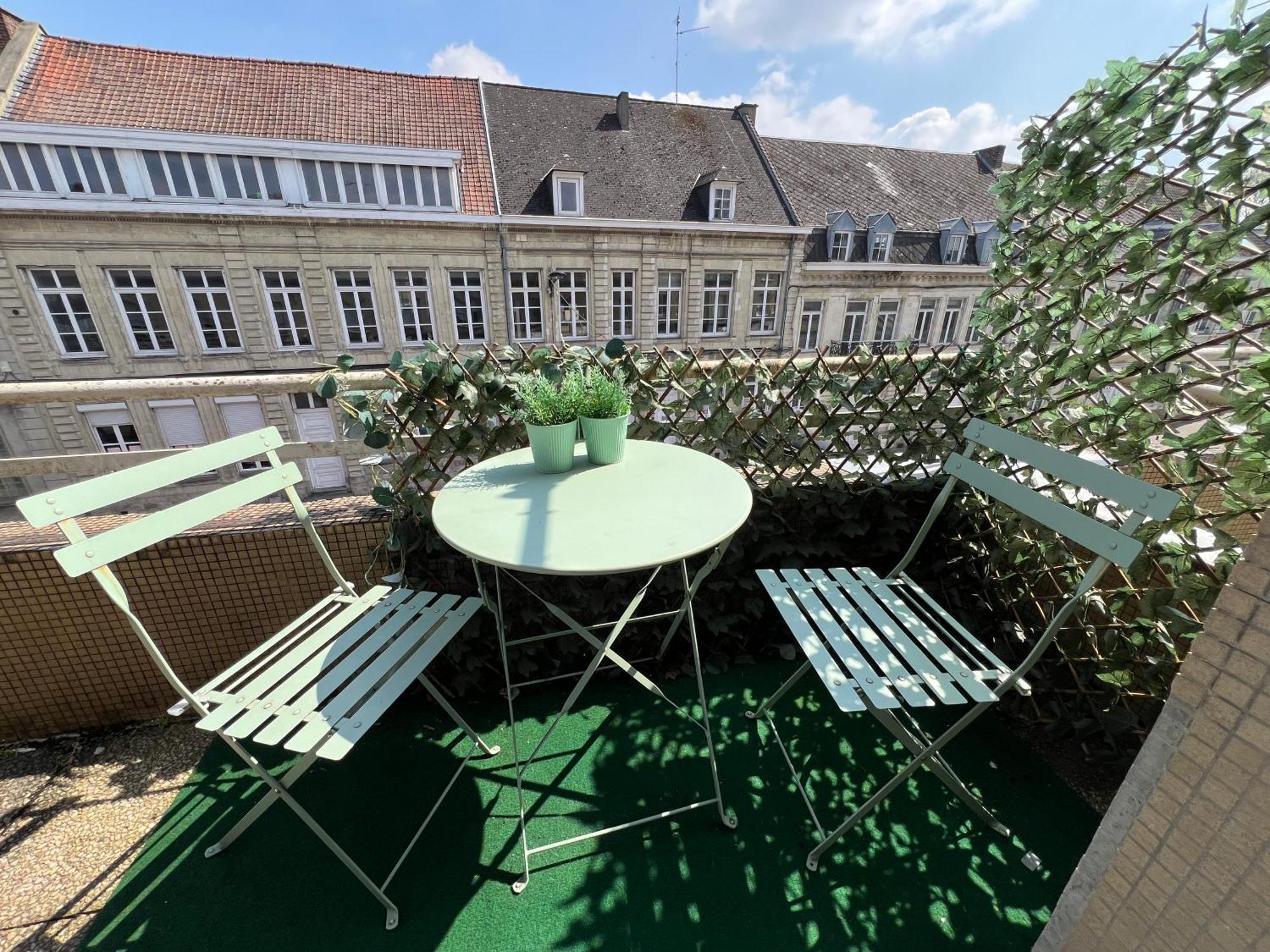 « Stef One « Centre Ville 2 Chambres 3 Voyageurs Valenciennes Exterior photo